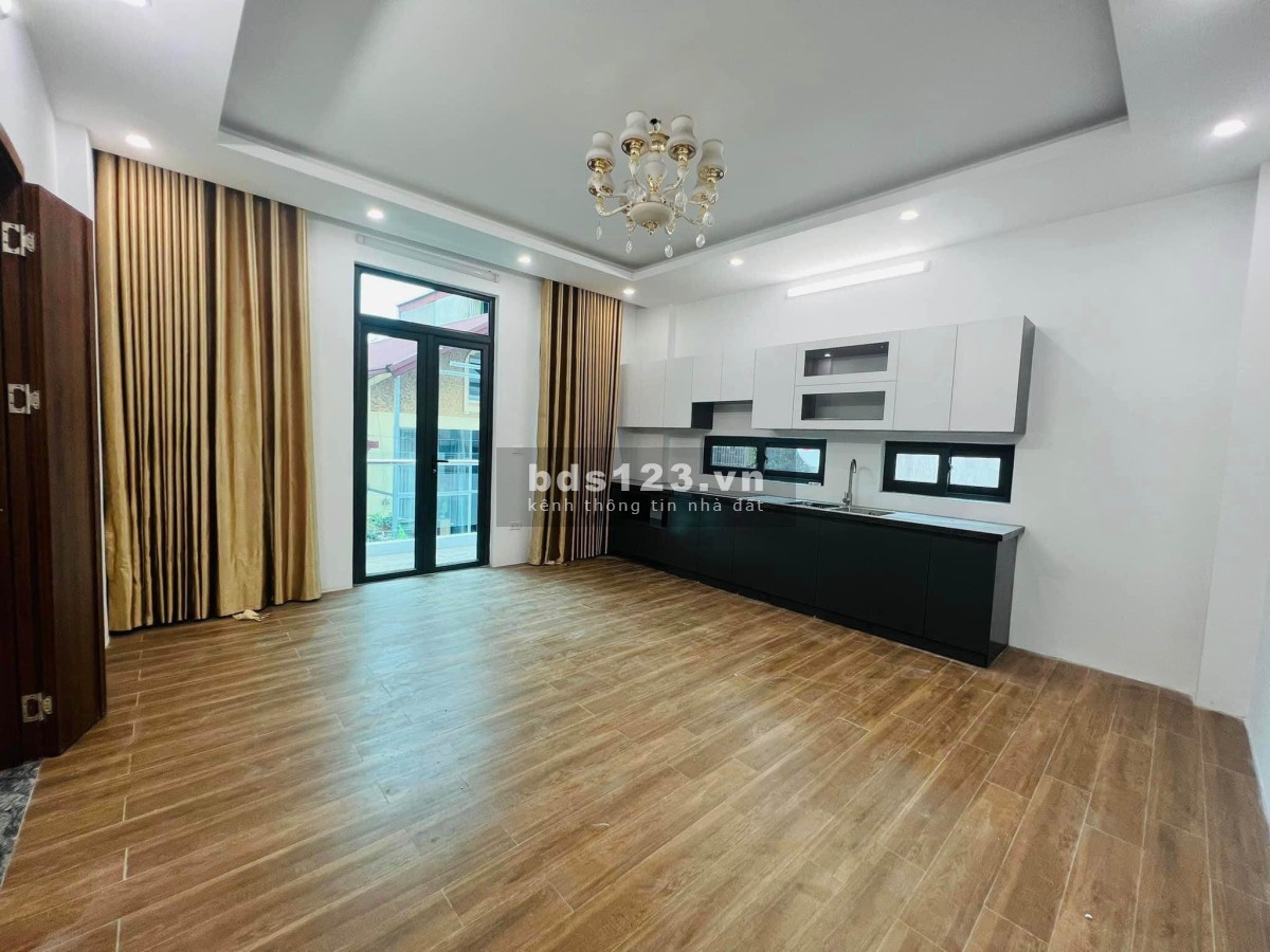 Bán nhà Đội Cấn, Ba Đình, 5 tầng thang máy, 2 mặt thoáng, 15m ra đường ô tô tránh. Giá nhỉnh 6 tỷ