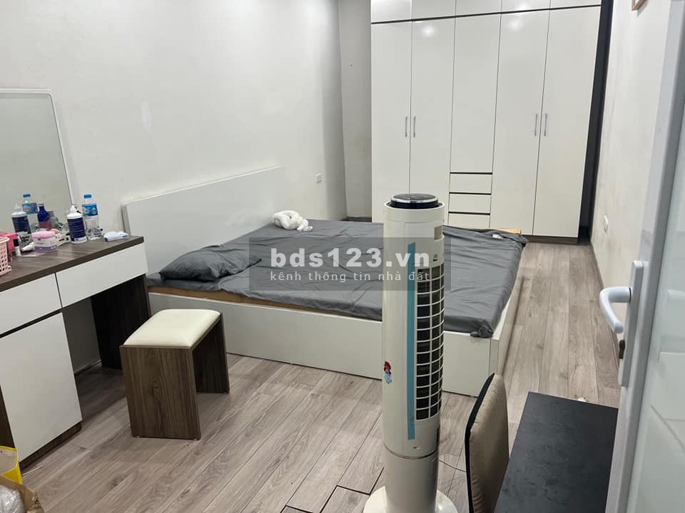 Bán nhà ngõ Lan Bá, Đống Đa, 28M2, 2tỷ,5 tầng, ngõ thoáng