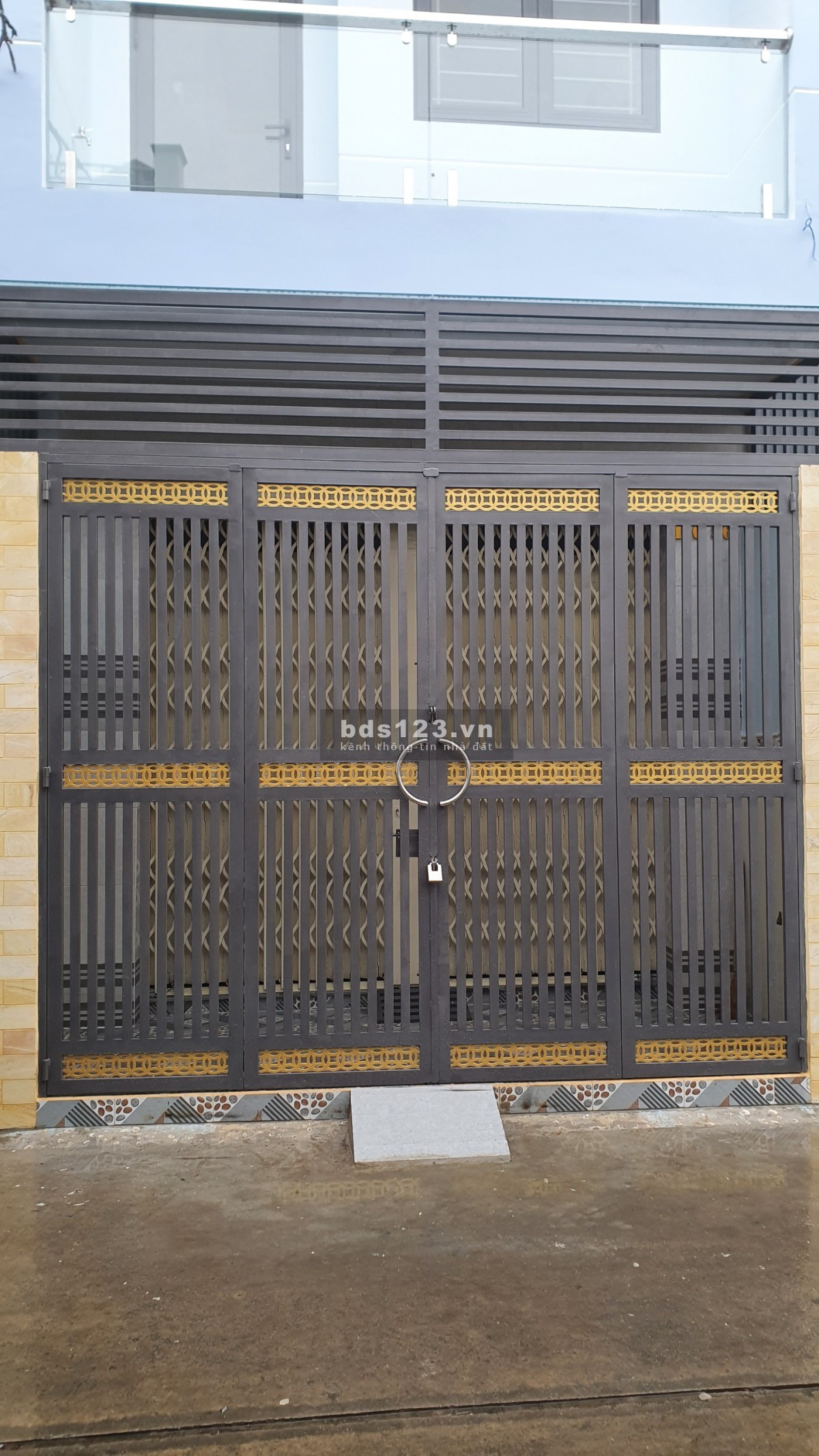 Nhà nguyên căn 1061/86/15 Lạc Long Quân, diện tích 138 m2,4 phòng ngủ