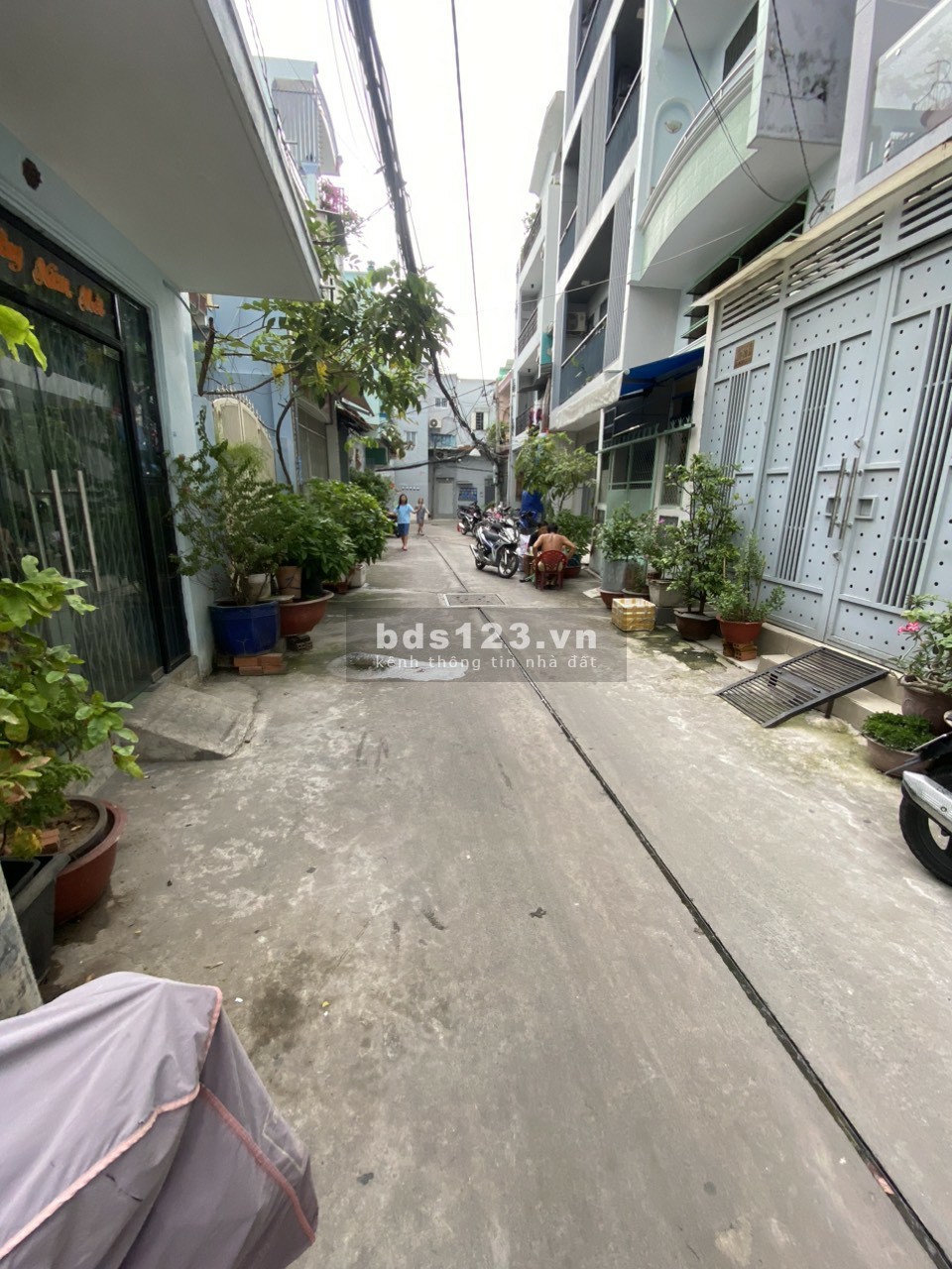 Nhà nguyên căn 1061/86/15 Lạc Long Quân, diện tích 138 m2,4 phòng ngủ