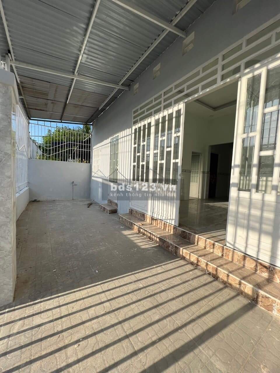 Bán căn nhà cấp 4, đường số 8, Tân Phú Trung, CC. SHR 171,9m² giá 725 triệu, 3PN + 1WC, phòng khách