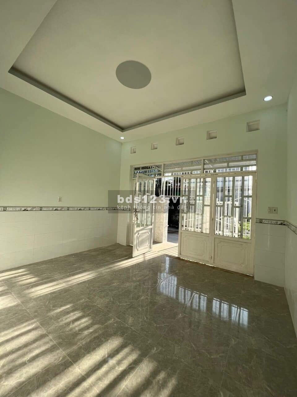Bán căn nhà cấp 4, đường số 8, Tân Phú Trung, CC. SHR 171,9m² giá 725 triệu, 3PN + 1WC, phòng khách