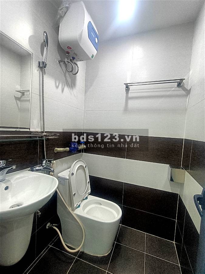 Bán nhà đẹp - 7 tầng thang máy - Kinh doanh - Ô tô vào