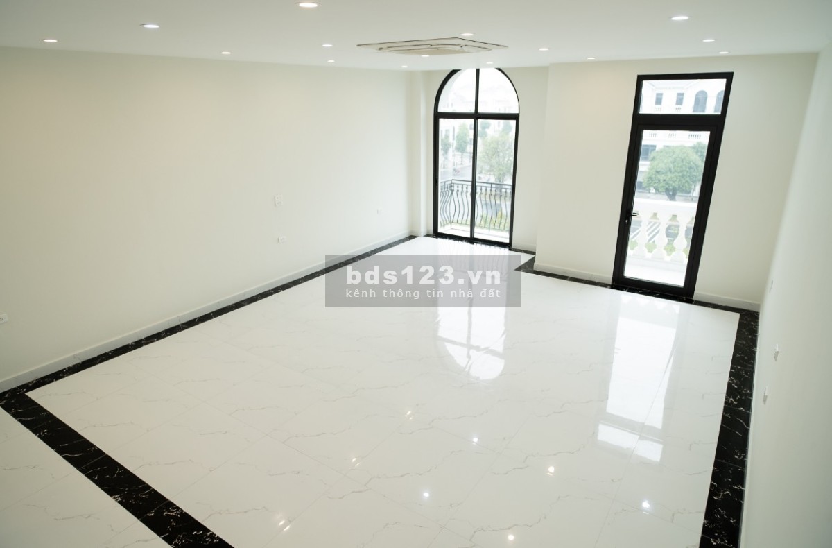 Cho thuê shophose 5 tầng, bếp nhà ăn tầng 5, giá chỉ: 18 triệu tại Vinhomes Ocean Park Gia Lâm