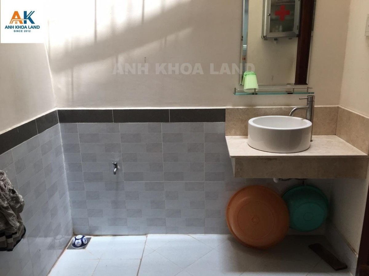 Bán nhà 6.3 tỷ nhà 1 trệt 2 lầu sân thượng trước sau, HXH thông đường 38 HBC