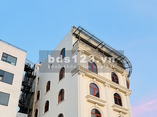 Cho thuê nhà nguyên căn lô góc 300m2 x 5 tằng, 3 mặt thoáng tại KĐT Geleximco Lê Trọng Tấn
