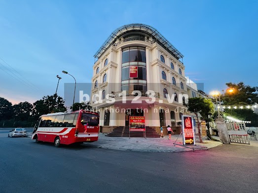 Cho thuê nhà nguyên căn lô góc 300m2 x 5 tằng, 3 mặt thoáng tại KĐT Geleximco Lê Trọng Tấn