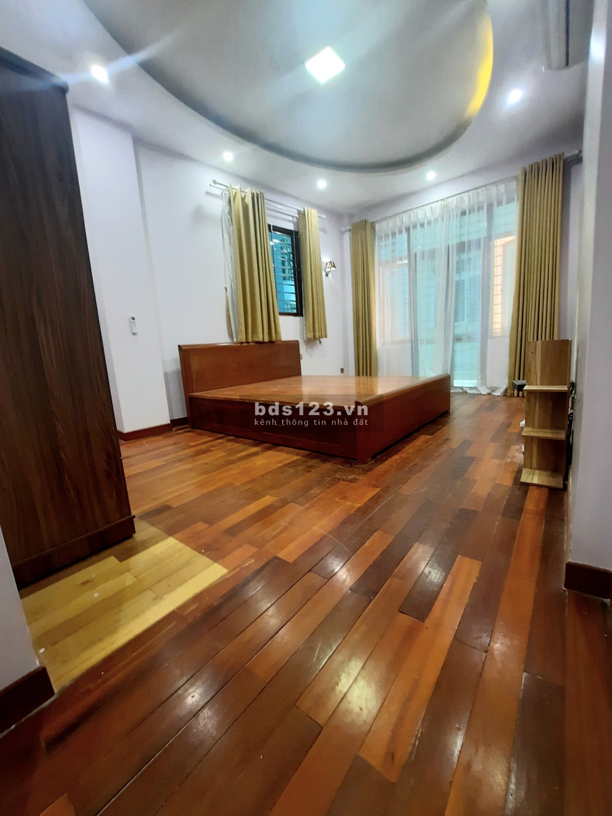 Nhà nguyên căn lô góc, diện tích sử dụng: 60m2, 4 tầng 4 ngủ 4 toilet