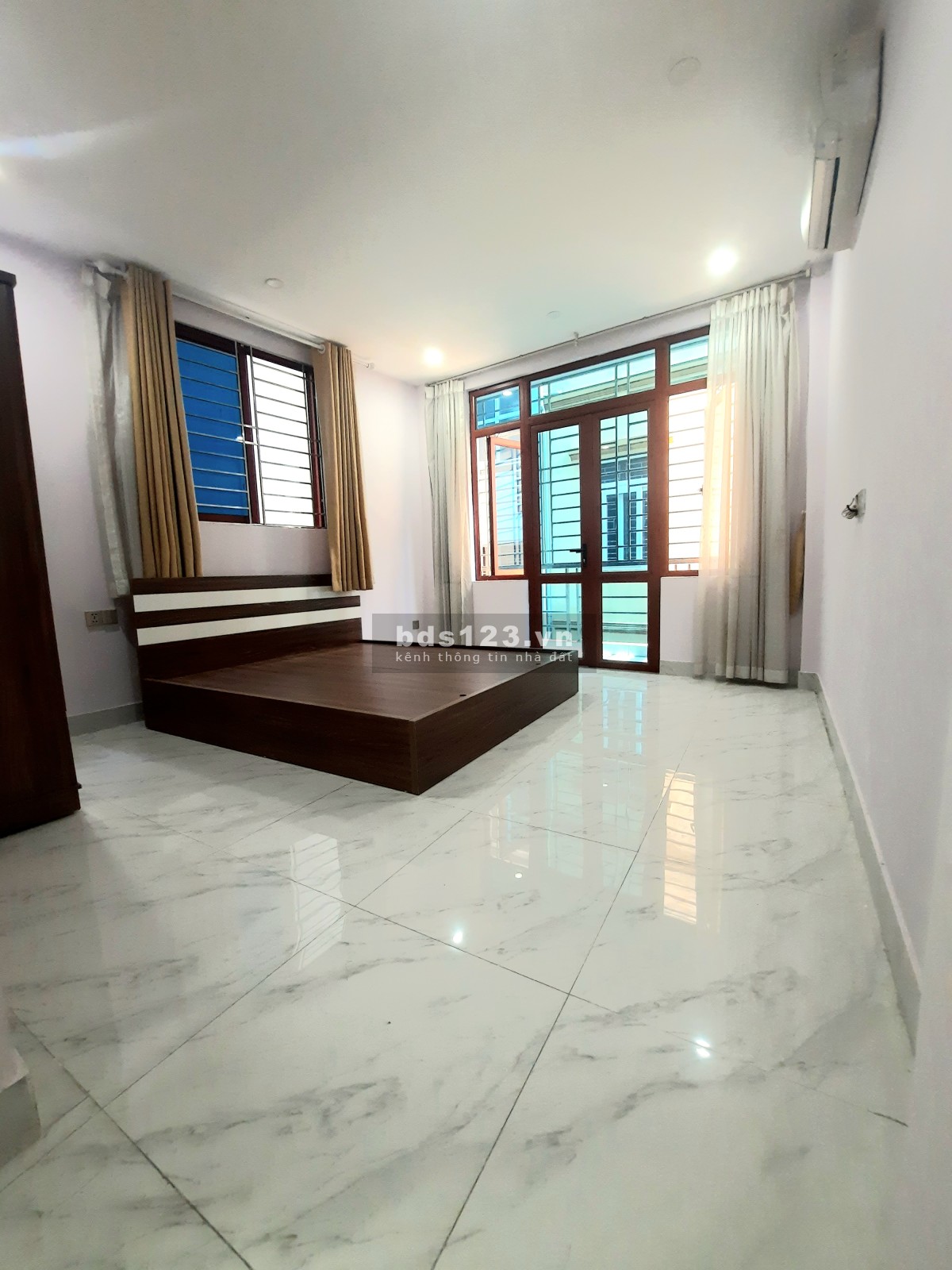 Nhà nguyên căn lô góc, diện tích sử dụng: 60m2, 4 tầng 4 ngủ 4 toilet