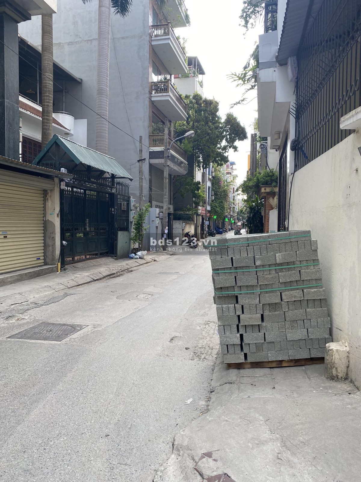Cần bán nhà phân lô ngõ rộng ô tô vào tận cửa, thông ra phố Hoàng Quốc Việt 57m