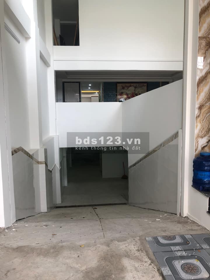 Cho thuê phòng 1 người - nhà thang máy, máy giặt, sẵn giường nệm
