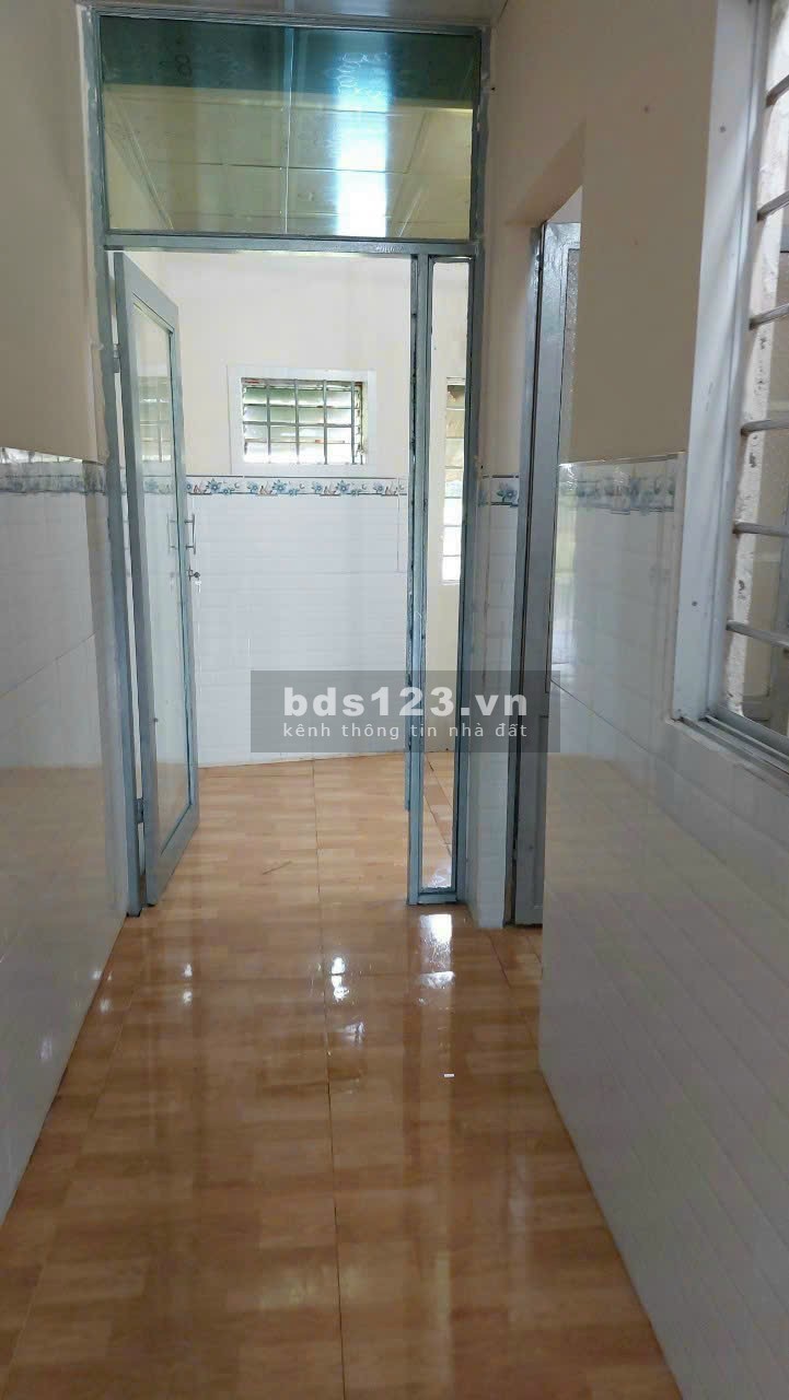 Nhà cấp 4, 2p ngủ, 116m2 chỉ 560tr đường Trung Lập, Trung lập thượng, Củ chi, ShR, CCN