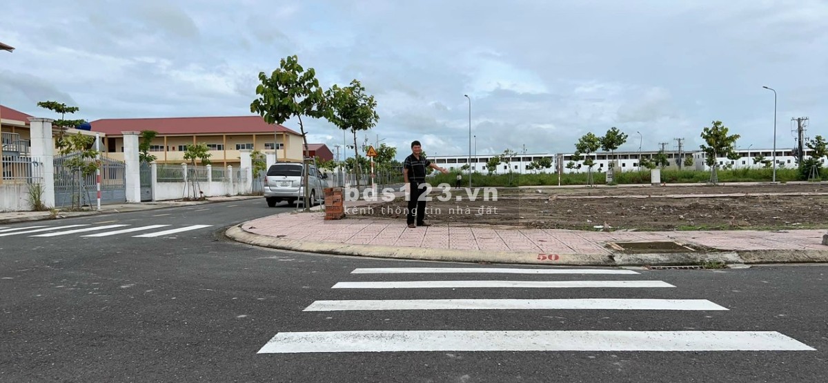 đất nền sổ sẳn QL13 ngay trung tâm hành chính bàu bàng SHR