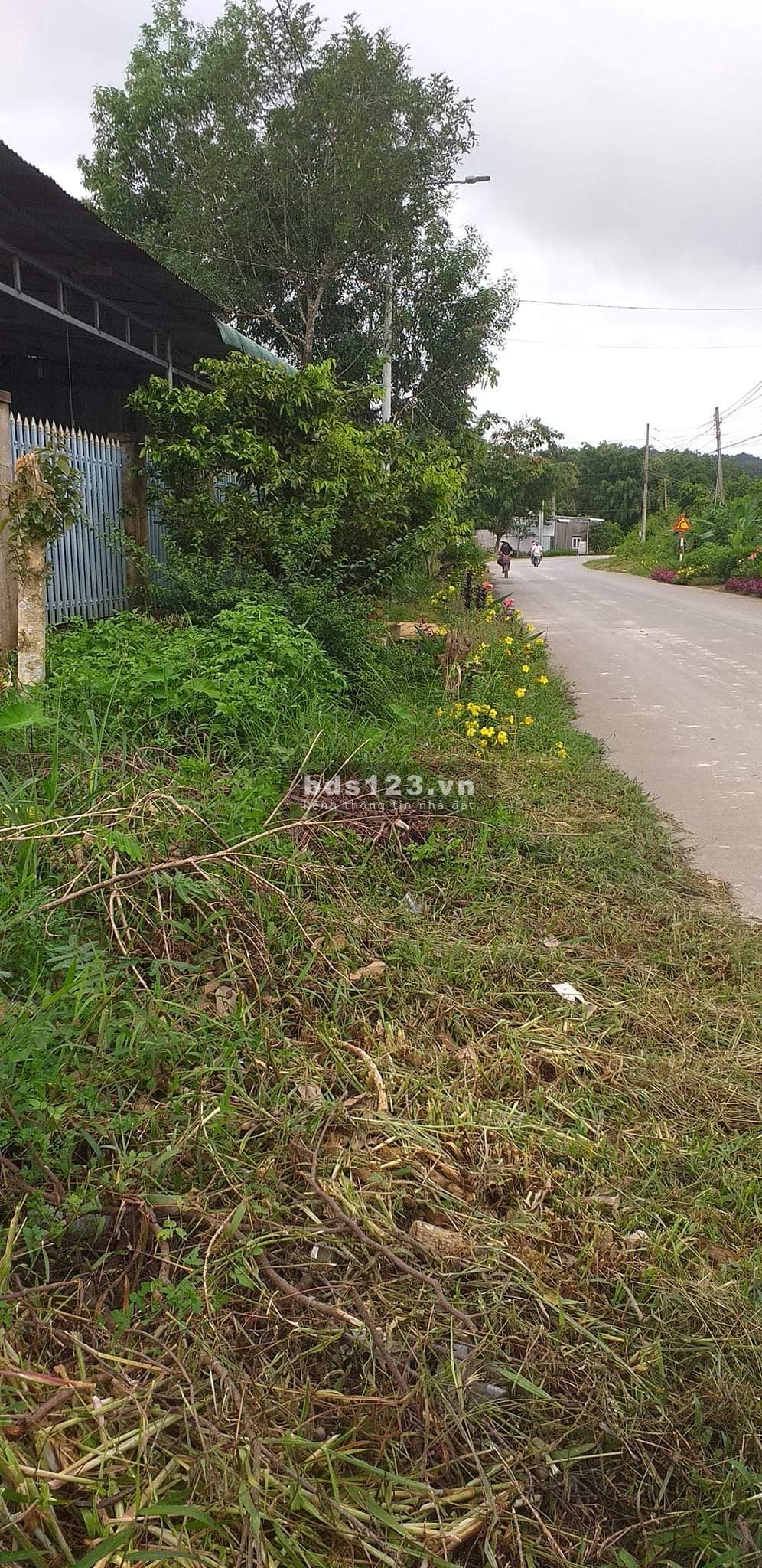13.3x57m nở hậu 16,4m, tổng 921,2m2, đường 600a, phú an, giá 2,6 tỷ