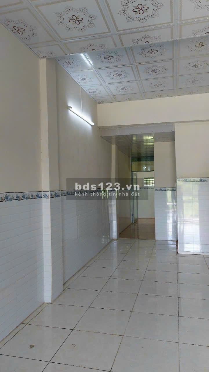 Nhà cấp 4, 2p ngủ, 116m2 chỉ 560tr đường Trung Lập, Trung lập thượng, Củ chi, ShR, CCN