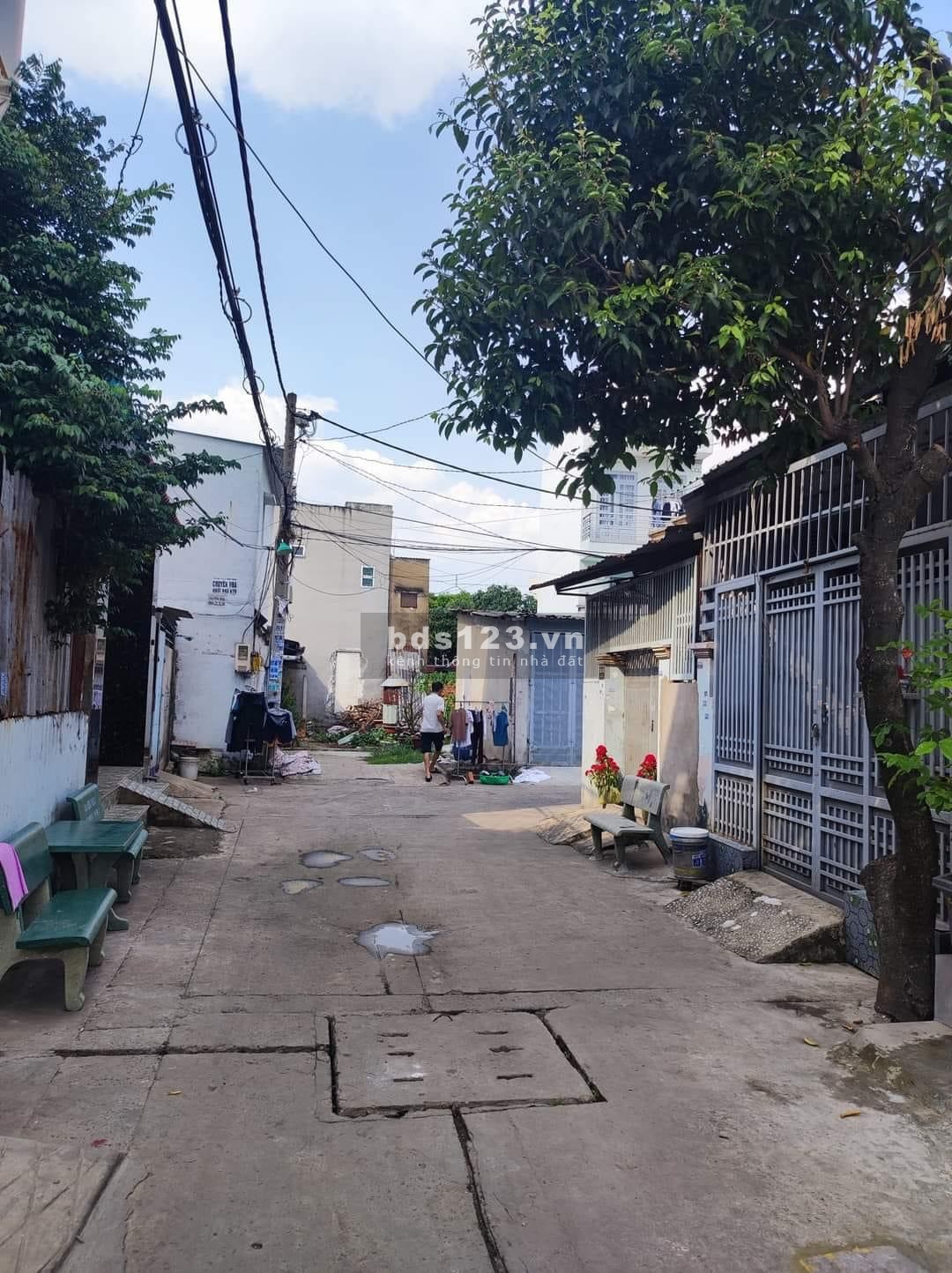 Bán lỗ nhà 1 lầu ngay Phan Văn Hớn, Hóc Môn 93M2 giá 530 triệu