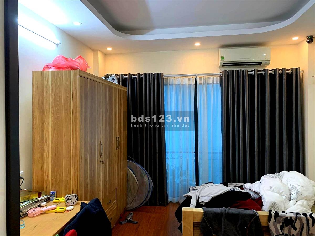 Bán nhà lô góc Bát Khối 35m2 4 tầng hơn 2 tỷ Long Biên Hà Nội