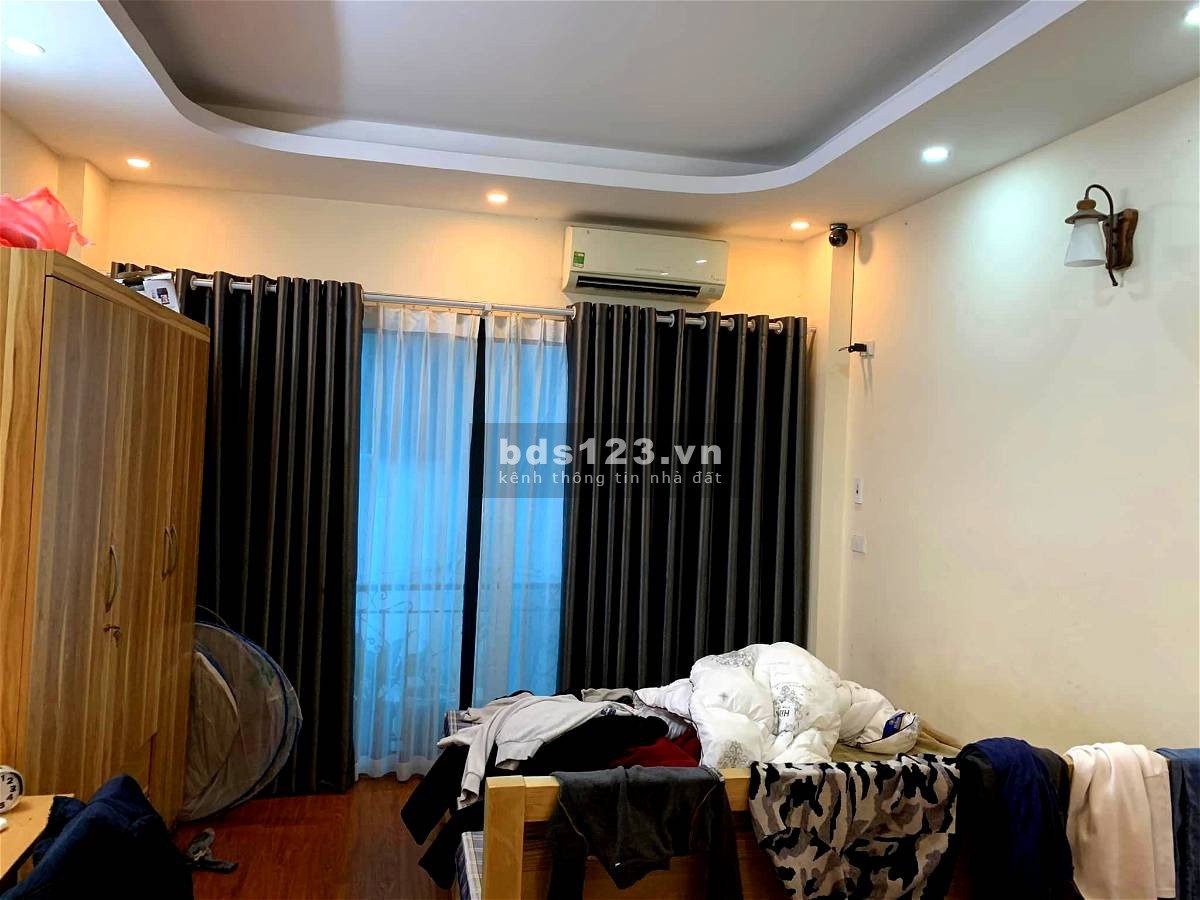 Bán nhà lô góc Bát Khối 35m2 4 tầng hơn 2 tỷ Long Biên Hà Nội