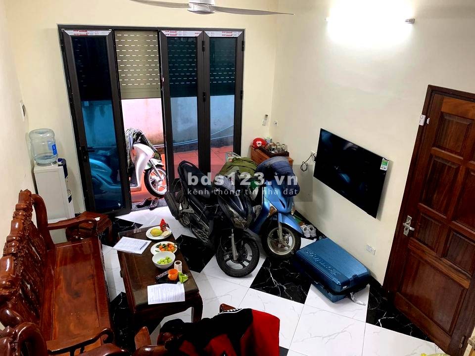 Bán nhà lô góc Bát Khối 35m2 4 tầng hơn 2 tỷ Long Biên Hà Nội