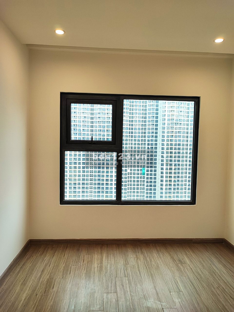 Cắt lỗ sốc Căn 2PN 2WC (59m2) gốc 3,4 tỷ bán 2,4 tỷ The Origami - Vinhomes Grand Park bao thuế phí