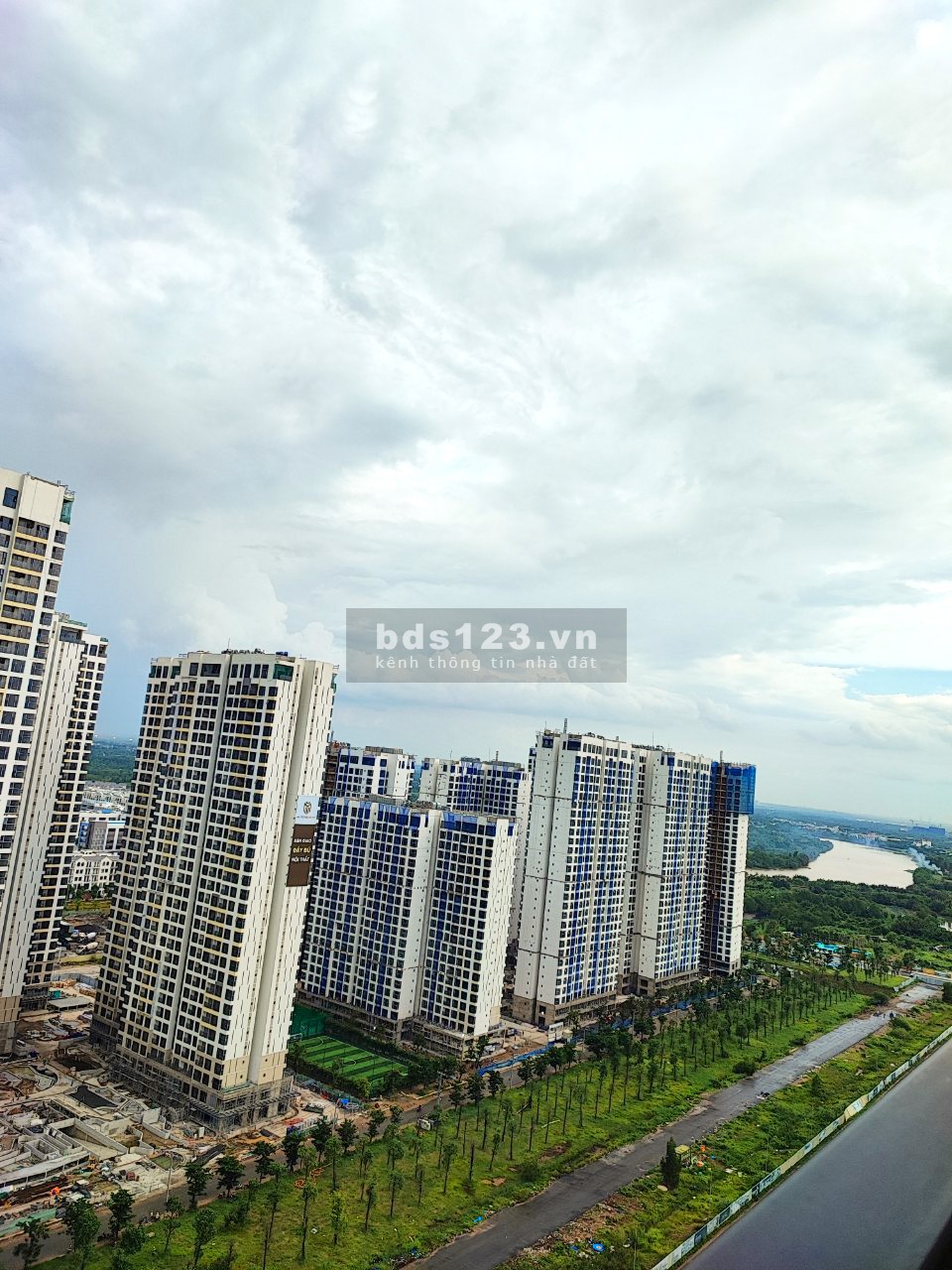 Cắt lỗ sốc Căn 2PN 2WC (59m2) gốc 3,4 tỷ bán 2,4 tỷ The Origami - Vinhomes Grand Park bao thuế phí