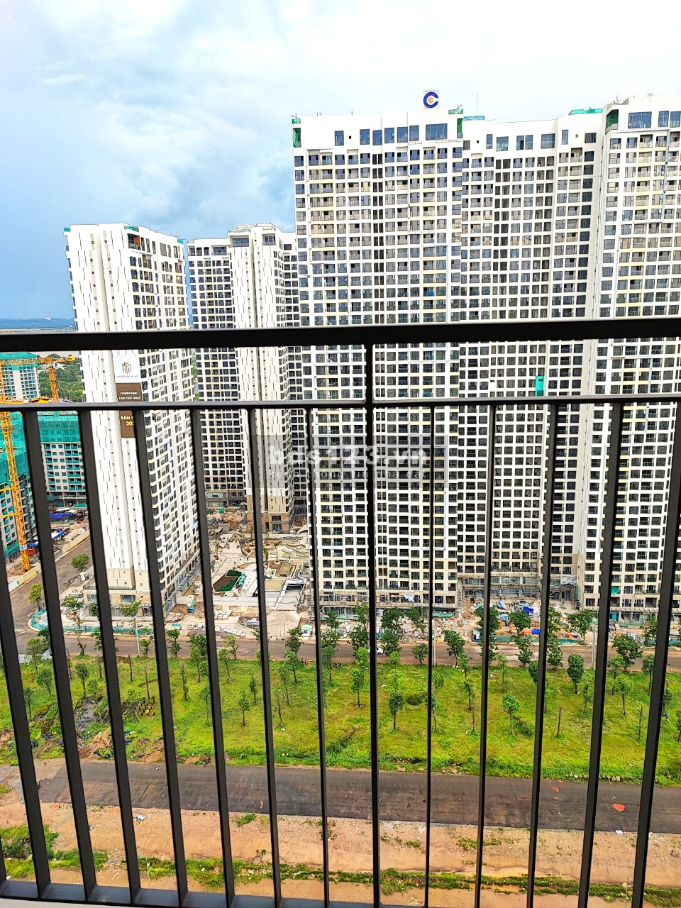 Cắt lỗ sốc Căn 2PN 2WC (59m2) gốc 3,4 tỷ bán 2,4 tỷ The Origami - Vinhomes Grand Park bao thuế phí
