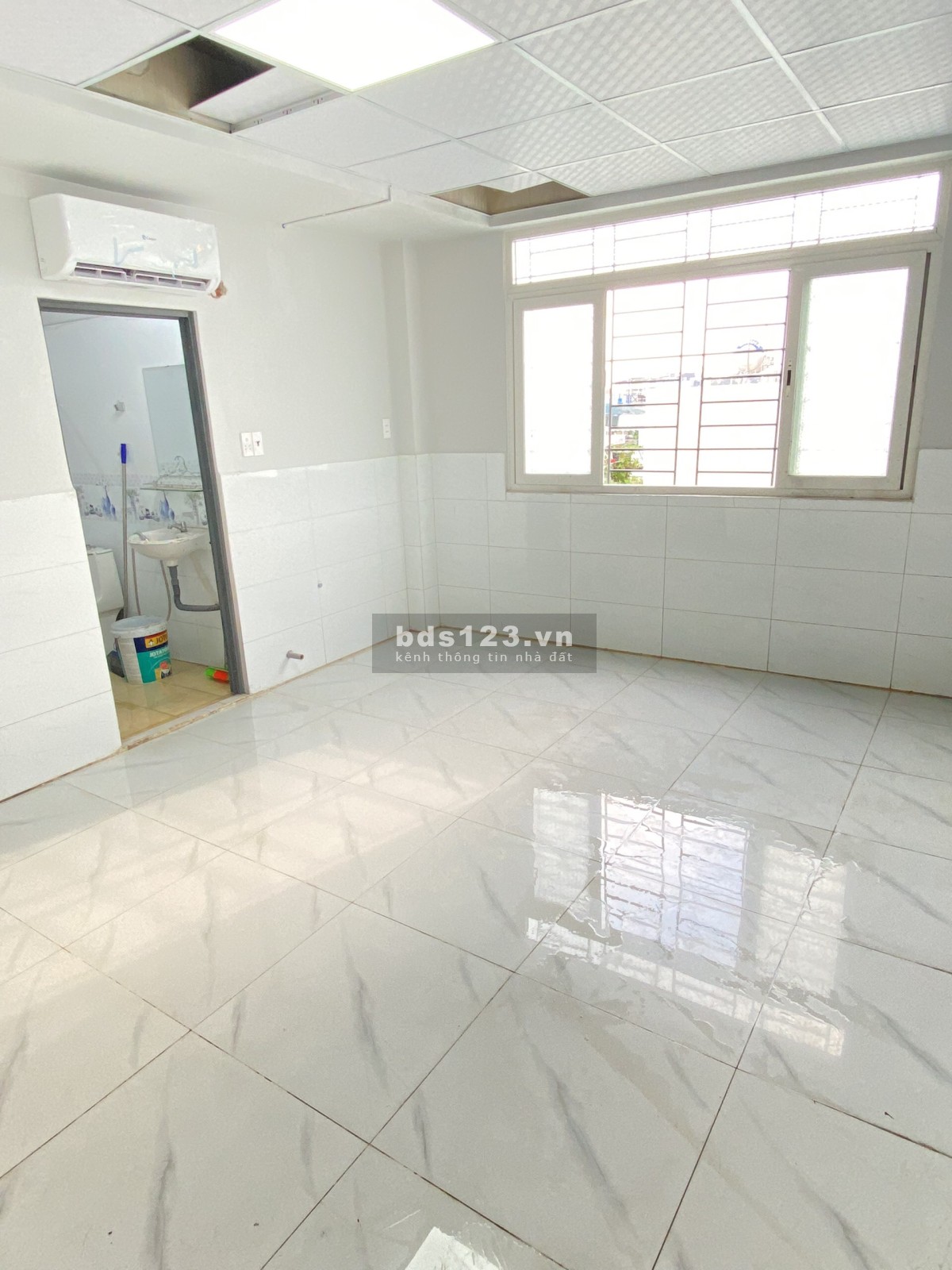Phòng trọ mới 100% full nội thất Nguyễn Văn Lượng giá chỉ 4,3tr đến 4,5tr có ban công - Free xe