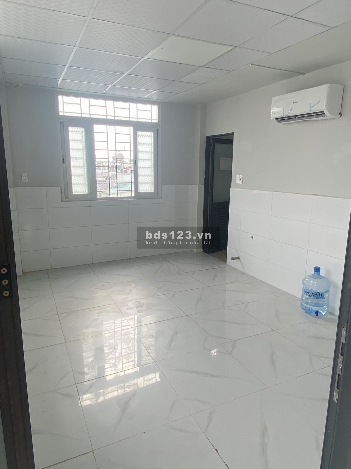 Phòng trọ mới 100% full nội thất Nguyễn Văn Lượng giá chỉ 4,3tr đến 4,5tr có ban công - Free xe