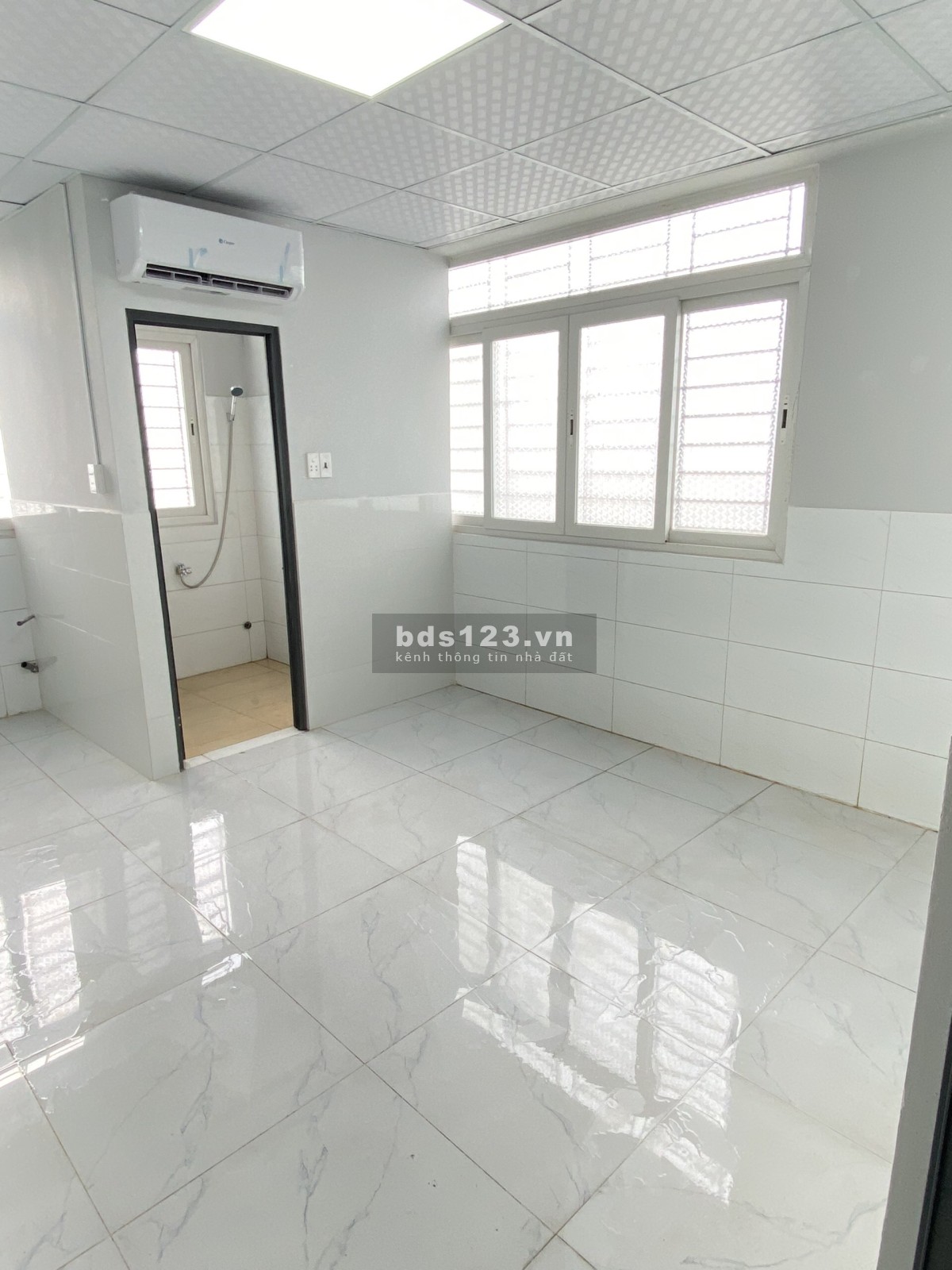 Phòng trọ mới 100% full nội thất Nguyễn Văn Lượng giá chỉ 4,3tr đến 4,5tr có ban công - Free xe