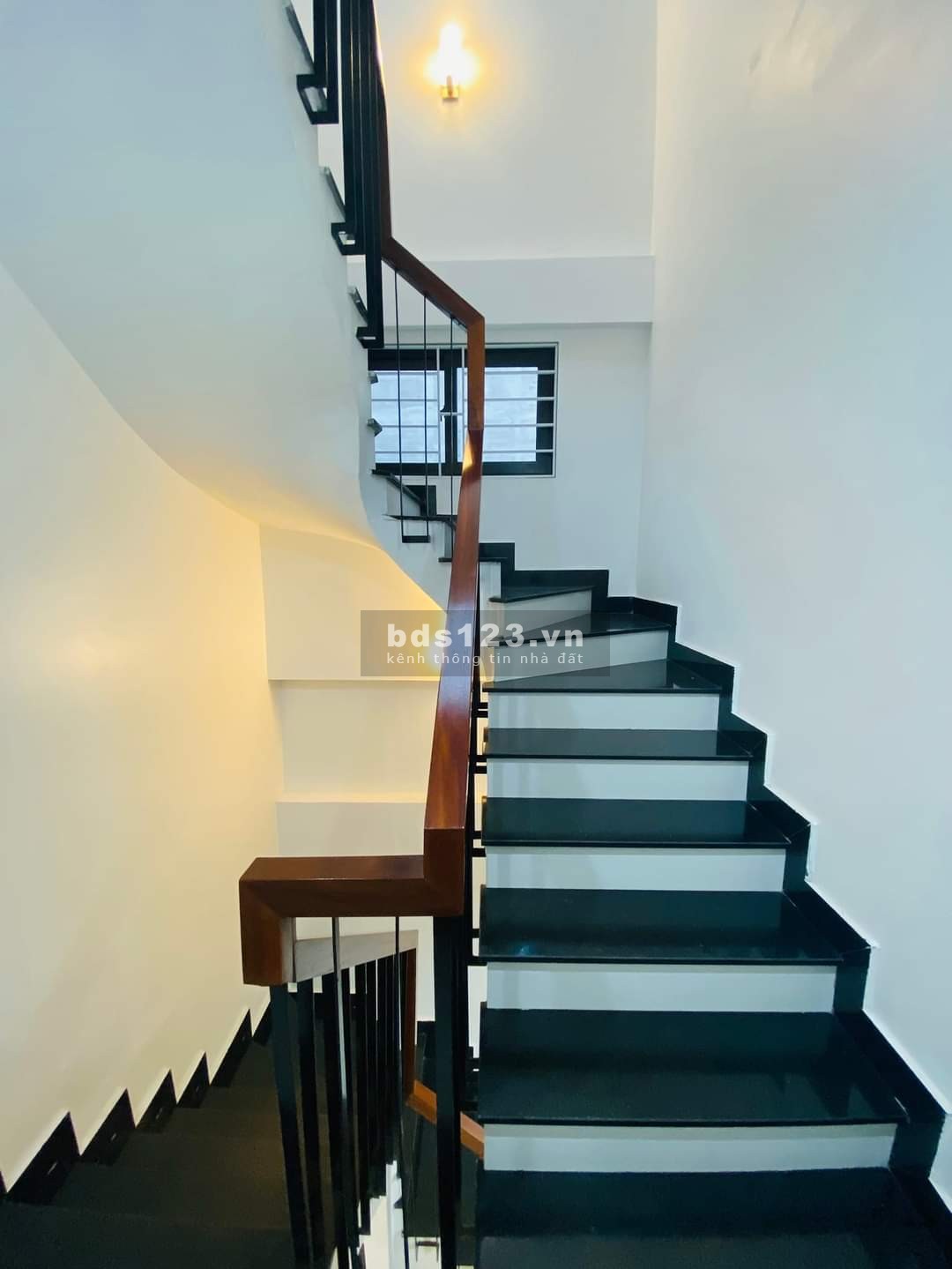 Chỉ 2.7 Tỷ Sở Hửu Ngay 40m² Đất Tại Ngõ 64 Phố Phú Thượng. Mặt tiền( mt 4.7)