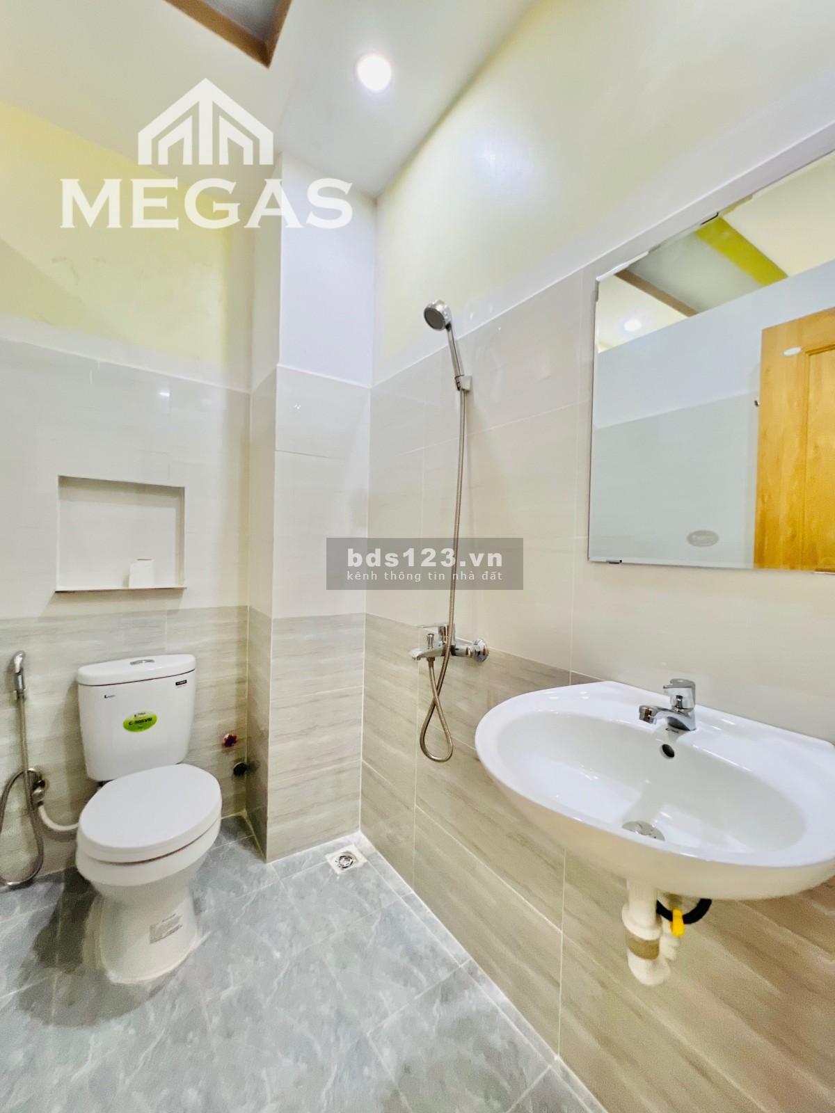 HOT DEAL!!! Khai Trương Căn Hộ Mới Tinh - Full Nội Thất - Ban Công Cửa Sổ Có Đủ - Ngay ĐH Greewich
