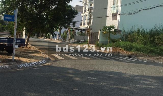 Bán đất ngay mặt tiền đường Lê Văn Lương, phường Tân Phong, quận 7