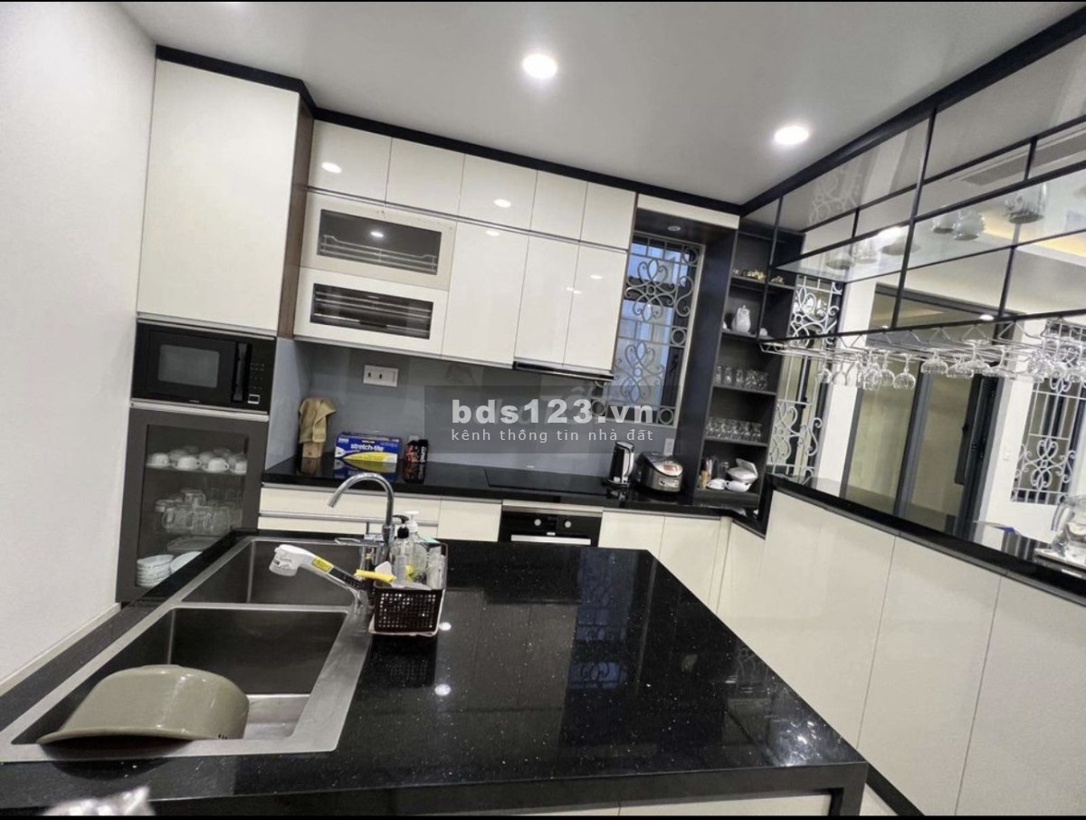 Bán biệt thự đẹp MT Quang Trung gồm 1 hầm 5 lầu giá siêu tốt