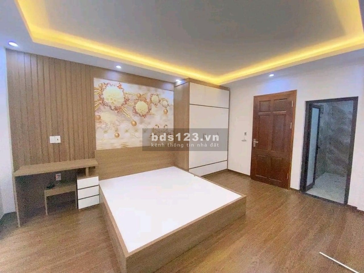 Bán nhà ngõ 148 Trần Duy Hưng, DT 35m2 x 5T, đủ công năng, ngõ rộng, thông, giá 5.9 tỷ.