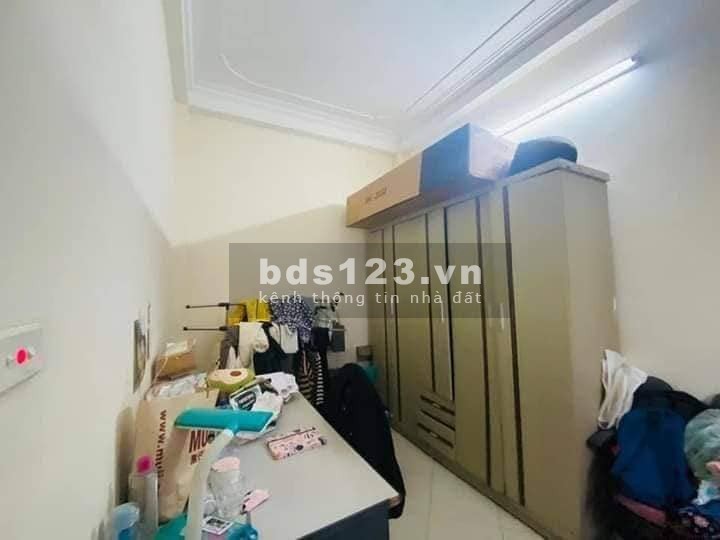Bán nhà Hoàng Hoa Thám, ô tô đỗ cửa, 41m2 x 4T, 6 tỷ.