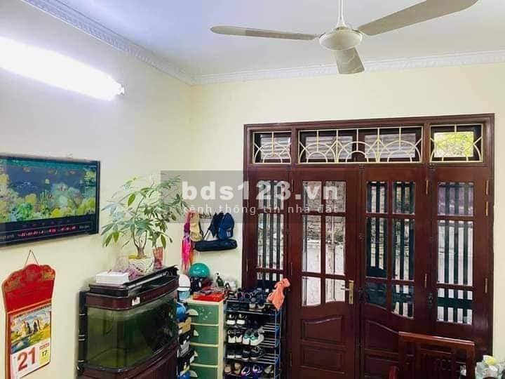 Bán nhà Hoàng Hoa Thám, ô tô đỗ cửa, 41m2 x 4T, 6 tỷ.