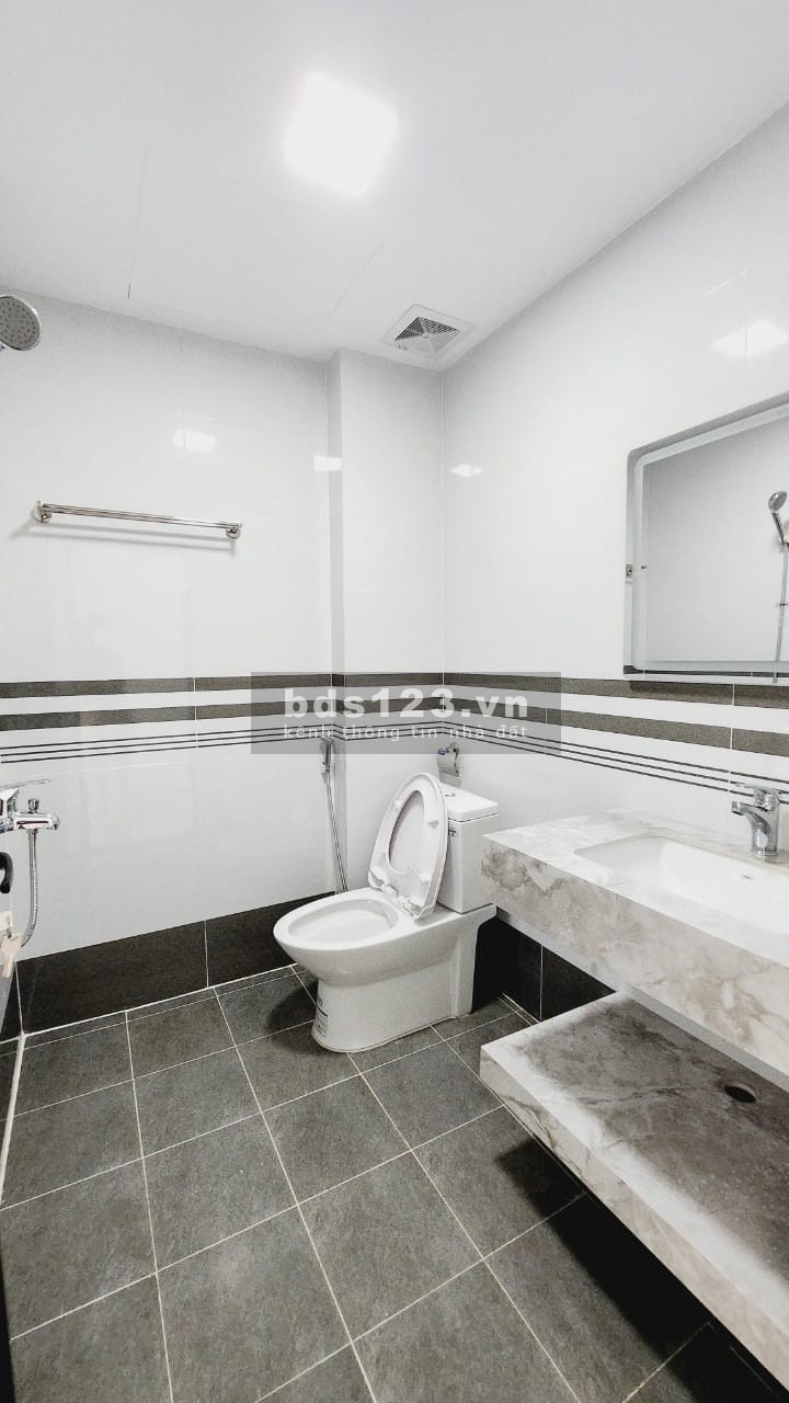 Nhà đẹp mặt ngõ Cầu Giấy - Ô tô chờ thang máy mặt tiền rộng 10M kinh doanh tốt 52M, 4 tầng
