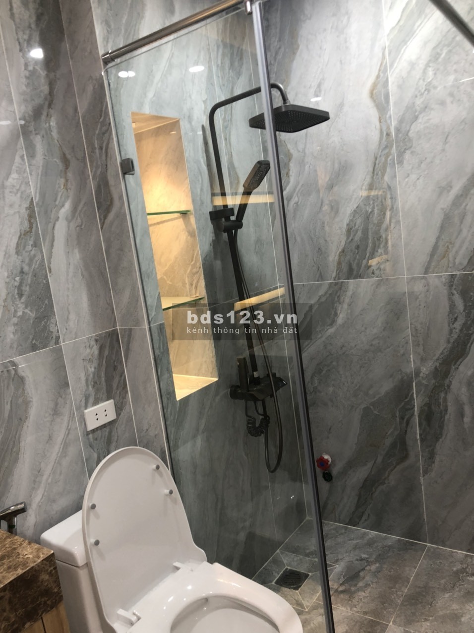Siêu phẩm Gò Vấp: Bán nhà 6 tầng, 6PN, 8WC, thang máy, giá chỉ 11.5 tỷ!