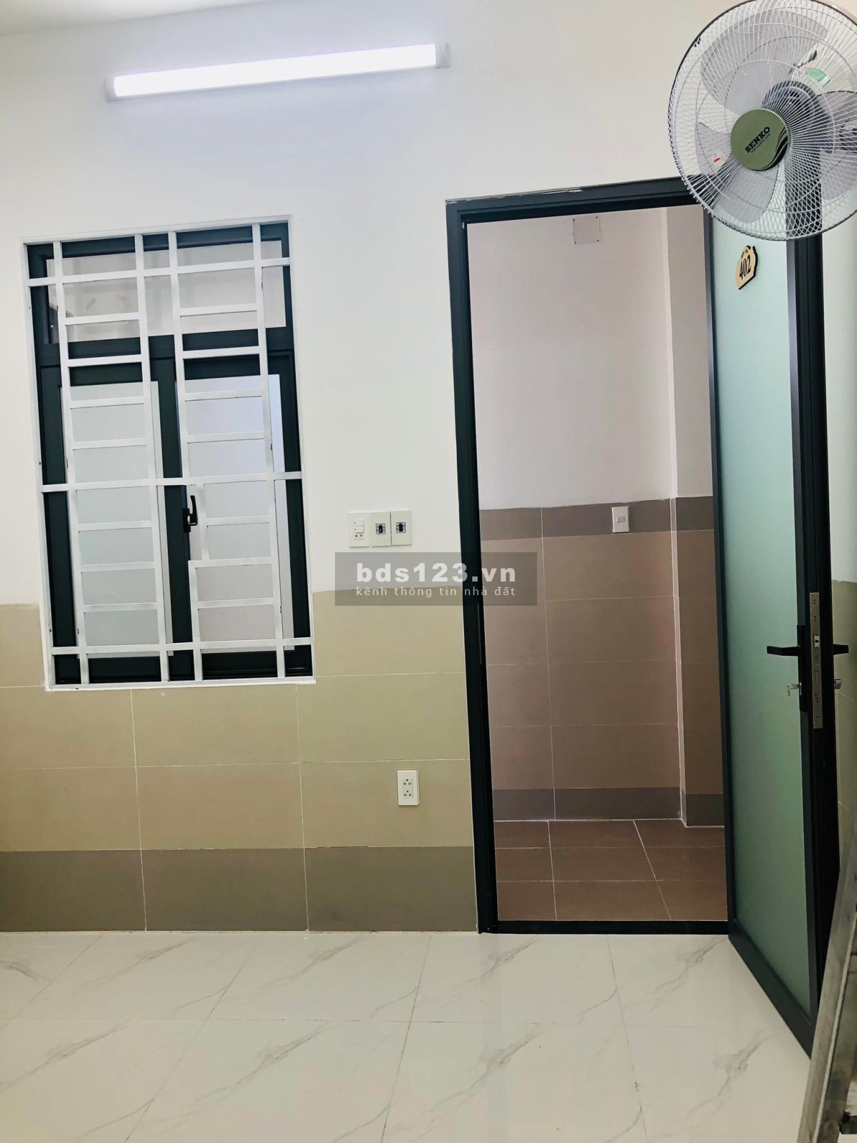 Cho thuê phòng 1 người - nhà thang máy, máy giặt, sẵn giường nệm