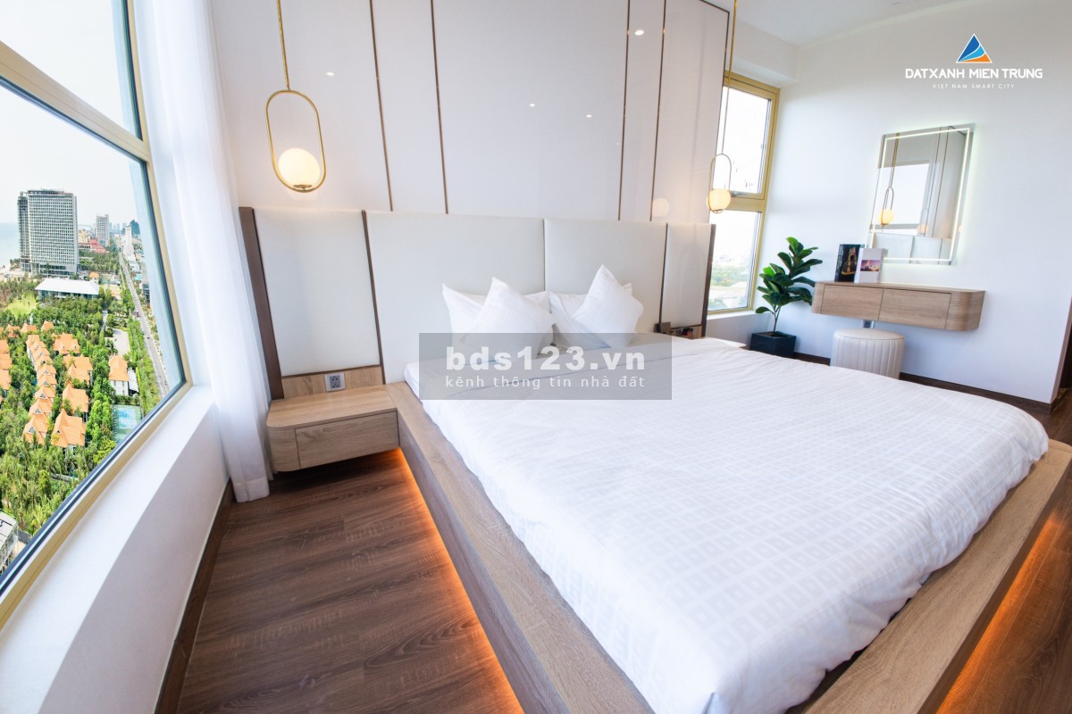 Do vợ chồng chủ chuyển công tác nên cần bán gấp lại căn 2PN tầng 27 view biển Mỹ Khê sở hữu lâu dài