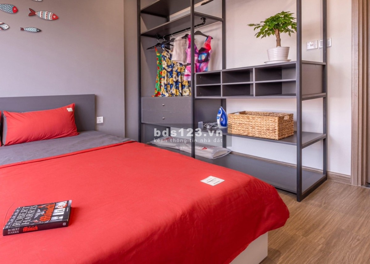 Bán gấp căn hộ 2n góc đi nước ngoài, full nội thất trẻ trung hiện đại, tầng cao thoáng. Giá 2tỷ 2