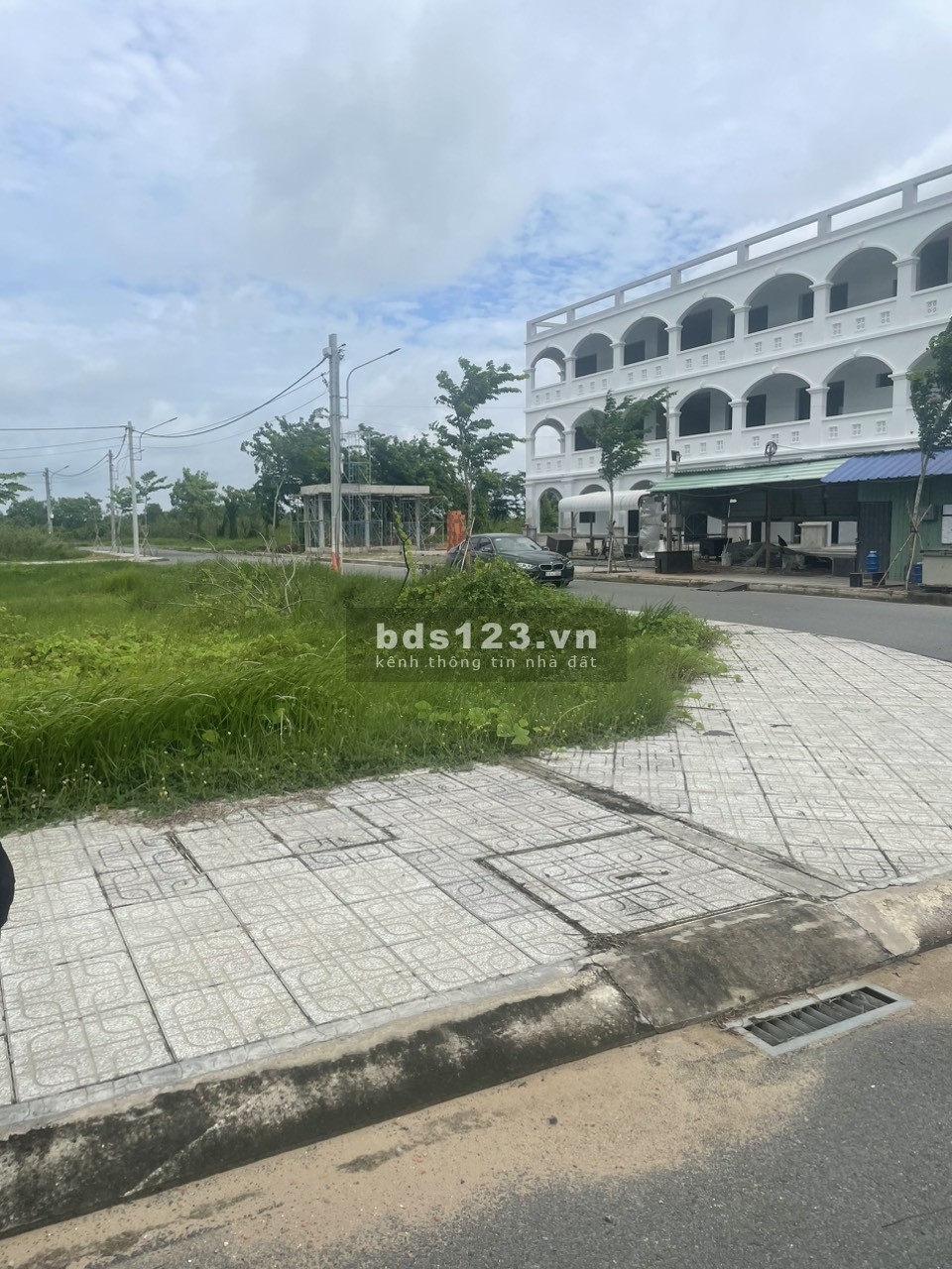 Bán lô đất gốc 2 MT đường nhựa 16m full thổ cư hỗ trợ GPXD tại Đức Hòa, Long An chỉ hơn 1 tỷ nền