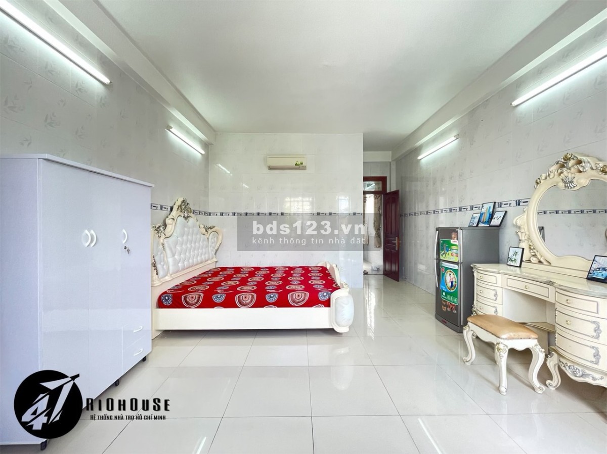 Cho thuê phòng _ BanCon riêng _ Full nội thất mới _ Hơn 30m2 thoáng mát_ngay Nguyễn Kiệm P3 Gò Vấp