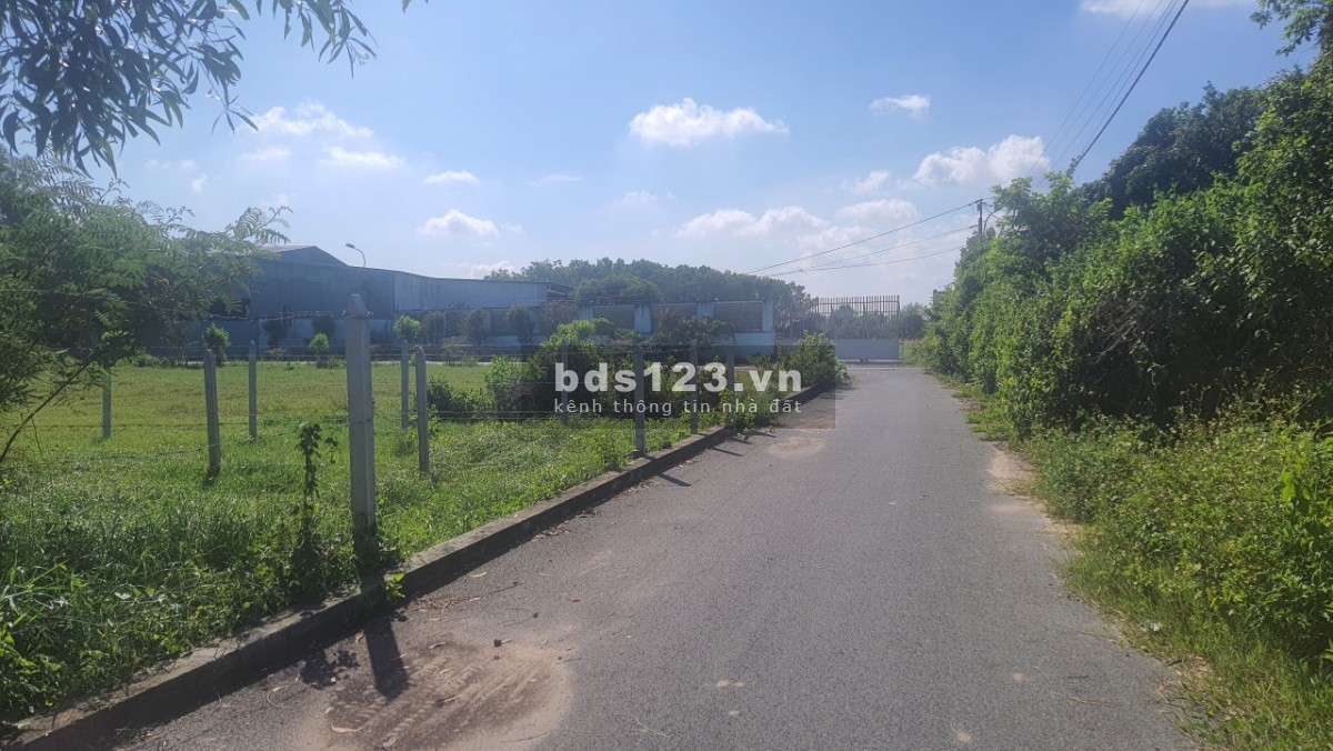 Cắt lỗ lô góc 240m2 đường nhựa 12m, cầu vượt Củ Chi vào đất 5km thanh lý 950tr LH 0774946669