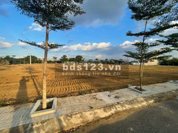 Bán đất sổ đỏ công chứng ngay, cách TP Thủ Đức 15p, XD tự do, dân cư đông, 100m2 giá 1,5tỷ