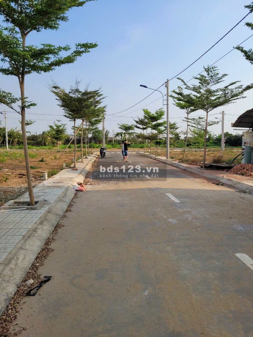 Bán đất sổ đỏ công chứng ngay, cách TP Thủ Đức 15p, XD tự do, dân cư đông, 100m2 giá 1,5tỷ