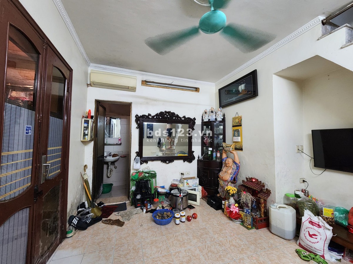 Bán nhà phố cổ – Hàng Chai 30m2 MT4m chỉ 3.5 tỷ - ngõ nông rộng