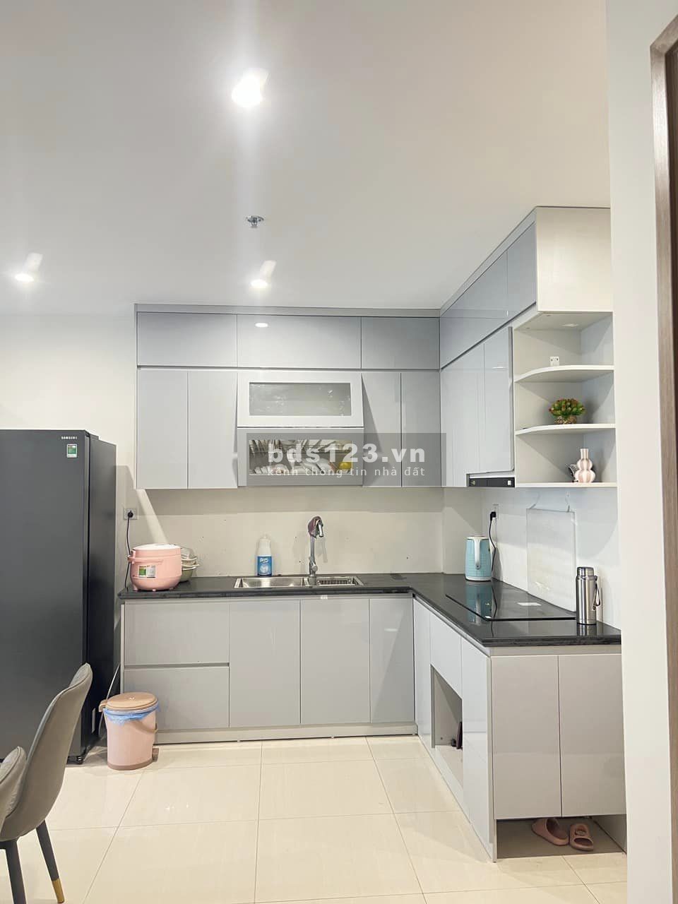 Bán gấp căn hộ 2PN 2VS full nội thất đẹp giá chỉ 1.8 tỷ tại Vinhomes Ocean Park 081 260 2680