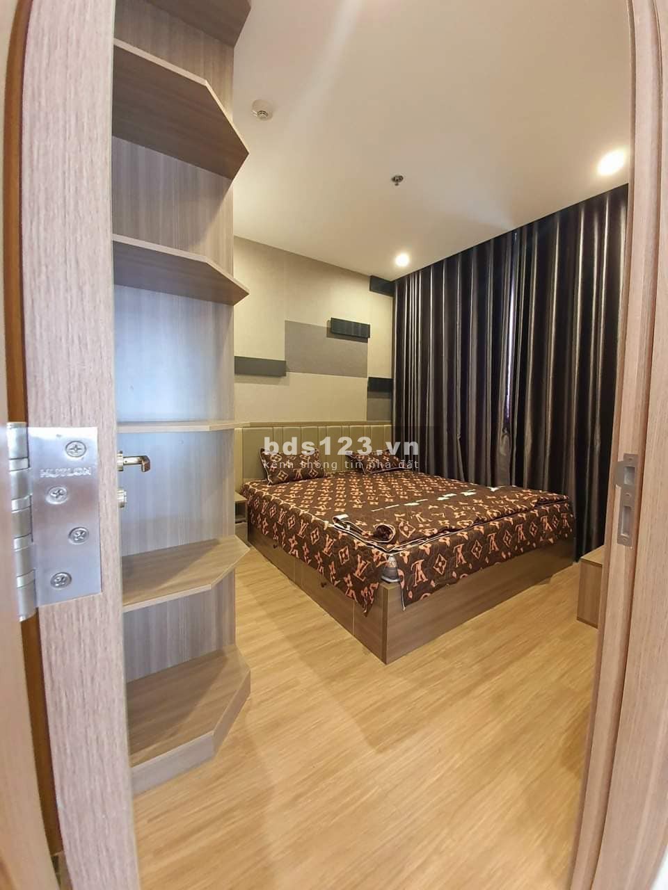 Bán gấp căn hộ 2PN 2VS full nội thất đẹp giá chỉ 1.8 tỷ tại Vinhomes Ocean Park 081 260 2680