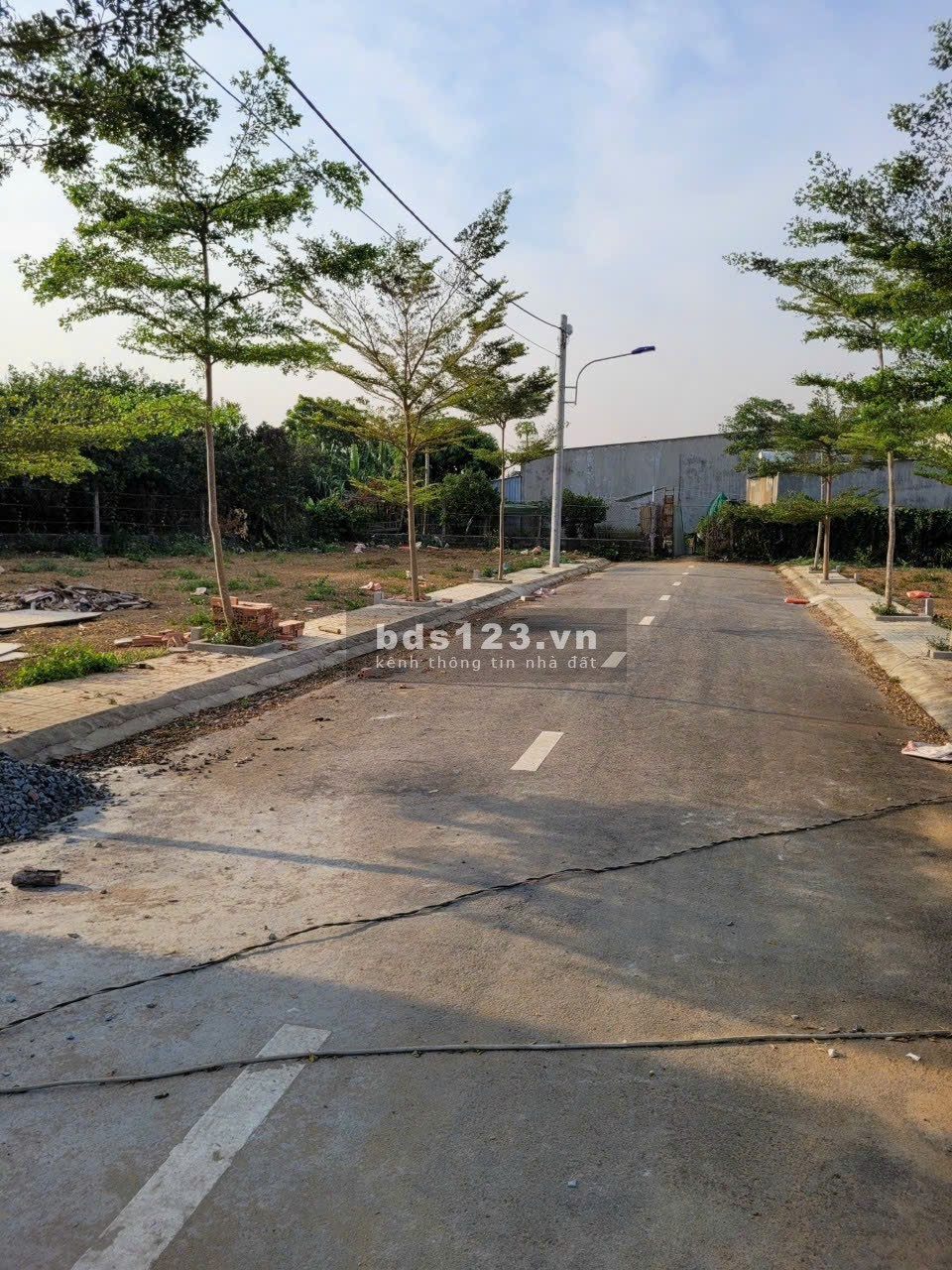Bán đất sổ đỏ công chứng ngay, cách TP Thủ Đức 15p, XD tự do, dân cư đông, 100m2 giá 1,5tỷ
